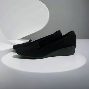 Anne Klein Low Heeled Black Loafer SZ 10